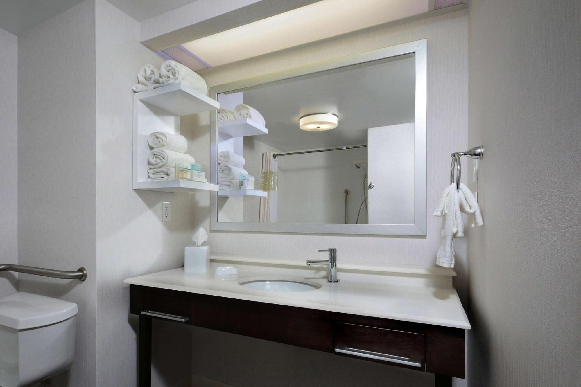 Hotel Hampton 3*