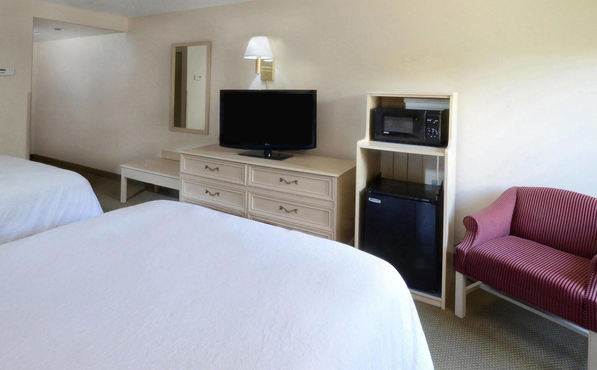 Hampton 3*